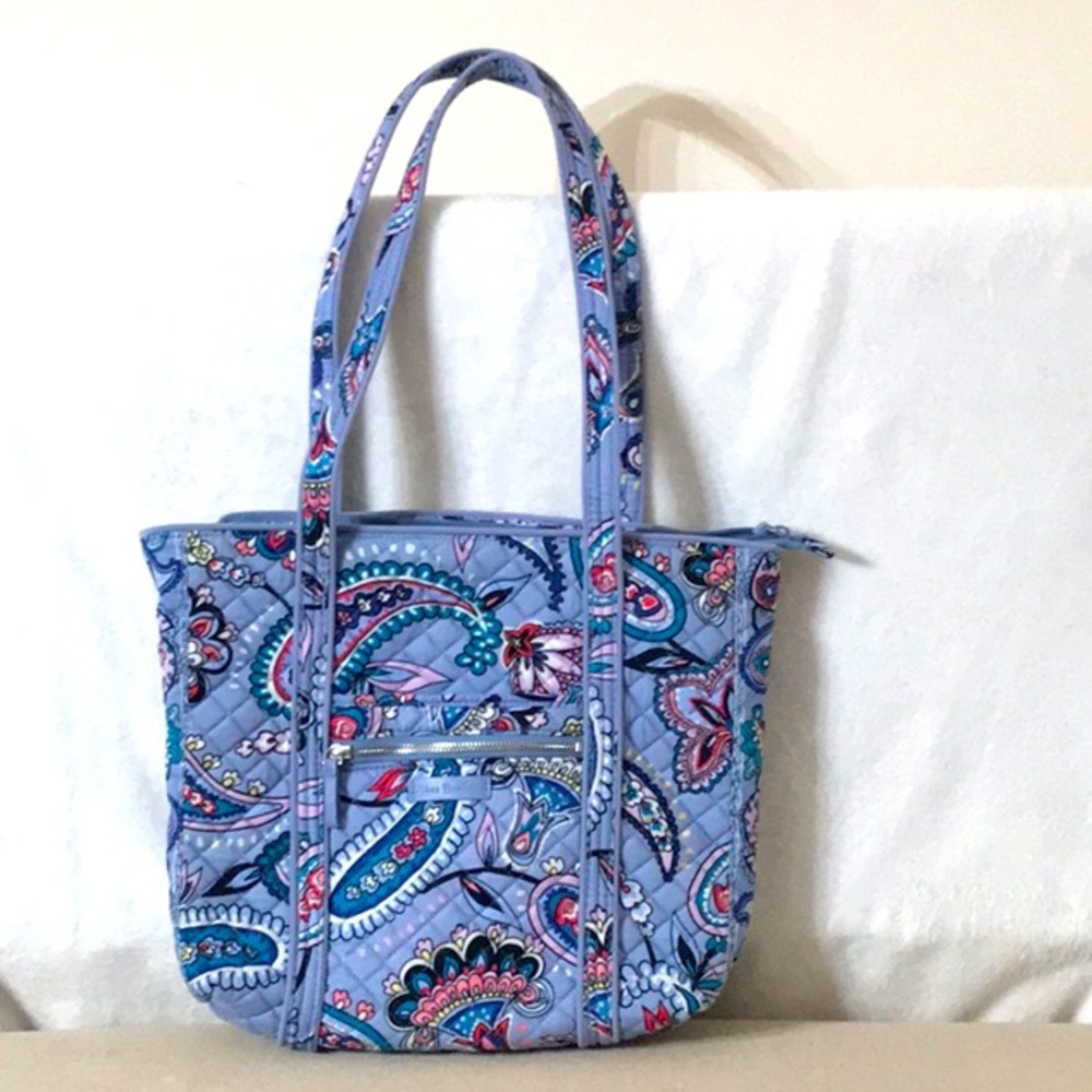 Gorgeous Vera Bradley Iconic Villager in Makani Paisley - Retired!